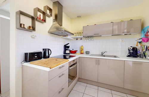 Dol-de-Bretagne House | Spend a relaxing time in the ideally located cottage.