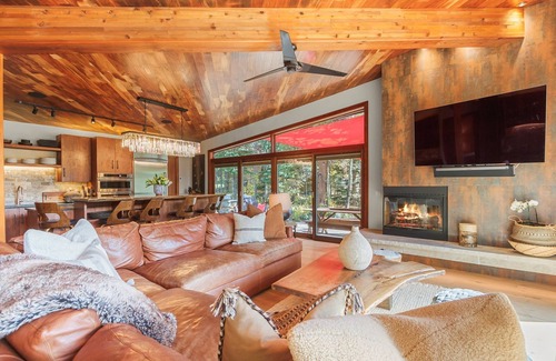 Weisshorn House | Spend Summer in Breckenridge! Home close to Main Street with Wooded Views