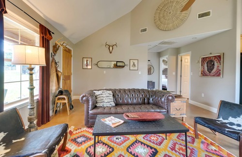 Paleface Homesteads Cabin | Spicewood Ranch Cabin w/Deck, Barn Access!