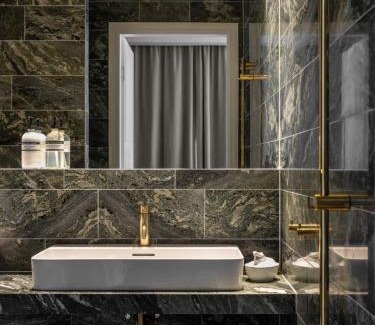 Amsterdam City Centre Bed & Breakfast | Spinoza Suites