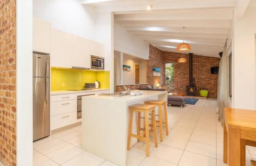 Elizabeth Beach House | Splash