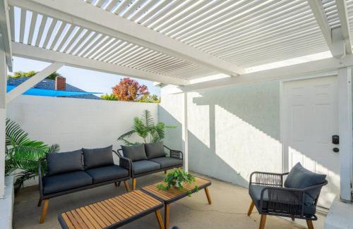 South of Conant House | Splash Haven-Heated Pool-Huge Living Area-Sleeps 8