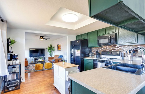 Maryvale House | Splash! Pool Home Sleeps Up to 12! Fun!