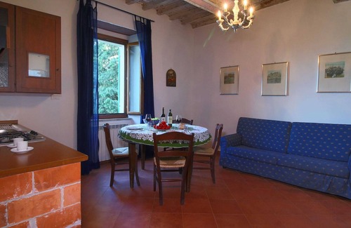 Gualdo Cattaneo Cottage | Splendid Farmhouse in Gualdo Cattaneo with Hot Tub