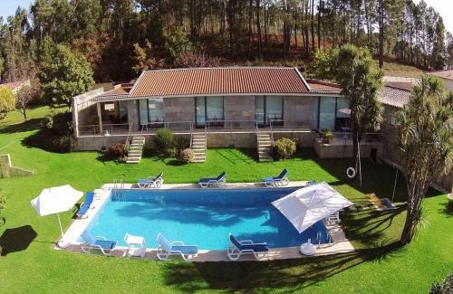 Rubiaes Villa | Splendid Ponte De Lima Villa 6 Bedrooms Villa Coura Coura Valley Views Ping Pong Pool Table