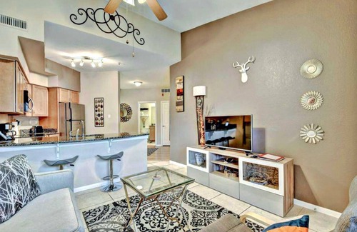 Highland Lake Estates Condo | Splendid, Tastful, And Fully Furnished Condo On Lake Travis Island Villa!