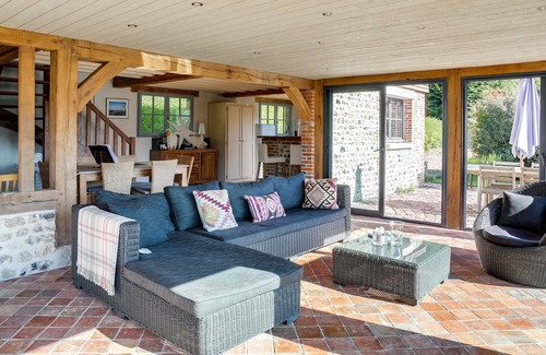 Honfleur Cottage | Splendid view, peaceful, big garden, 10 mn walk to town, free P, dogs accepted