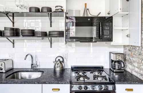 Wicker Park Apartment | Splendid Wicker Park 1BR w/ W/D, 1 block to L, Six Corners, by Blueground