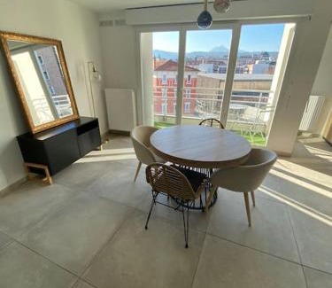 Sablon - Trudaine Apartment | Splendide 70m2 Balcon + Parking