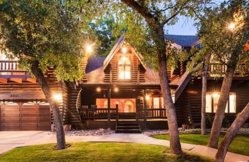 Ogden Cabin | Splinter Shack Ski Lodge in beautiful Ogden UT! Snowbasin only 20 mins away!