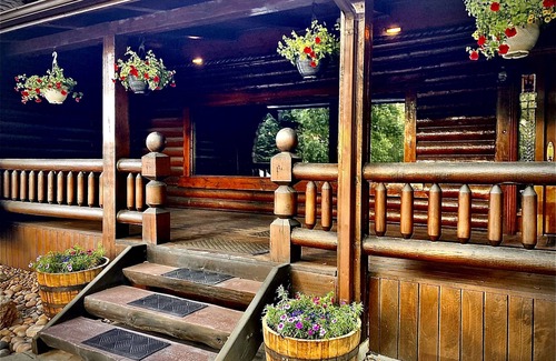 Ogden Cabin | Splinter Shack Ski Lodge in beautiful Ogden UT! Snowbasin only 20 mins away!