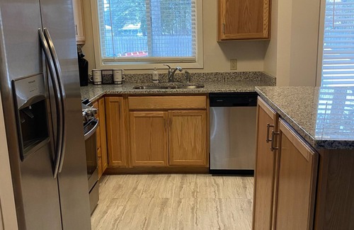 Robbinsdale House | split level 4-bedroom 2-bath duplex
