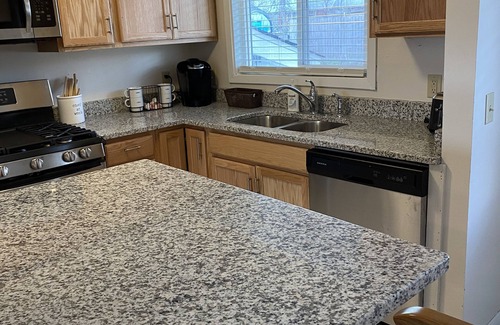 Robbinsdale House | split level 4-bedroom 2-bath duplex