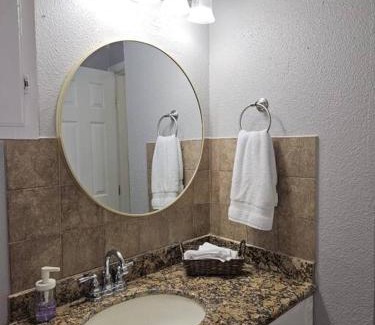 Brownsville House | Split Level Duplex Oasis