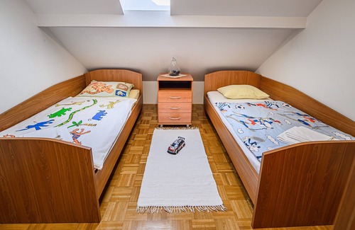 Podcetrtek Apartment | Split three bedroom apartment with terrace