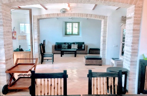 San Brizio Villa | SPOLETO TRANQUILITA + POOL. SLEEPS 20, SPOLETO CENTRE 15 MINS
