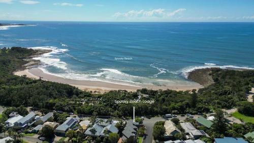 Angourie House | Spooky Beach Lodge - Oceanstays
