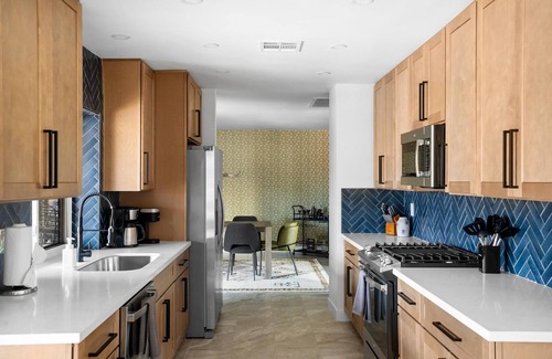 Glendale House | Sport Court | Private Heated Pool | Mini Golf & More