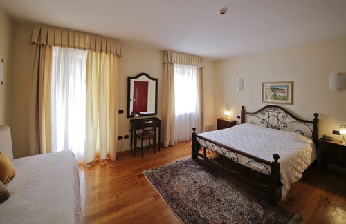 Illasi Hotel | SPORTING HOTEL SAN FELICE triple room