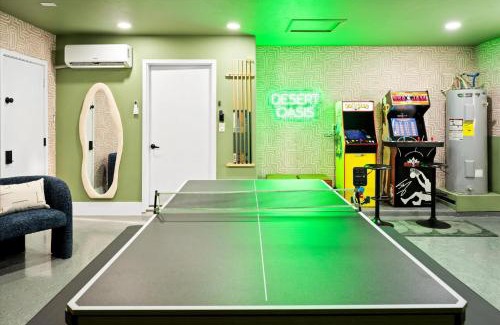 Glendale House | Sportscourt Hot Tub & Pool Game Room Cornhole BBQ
