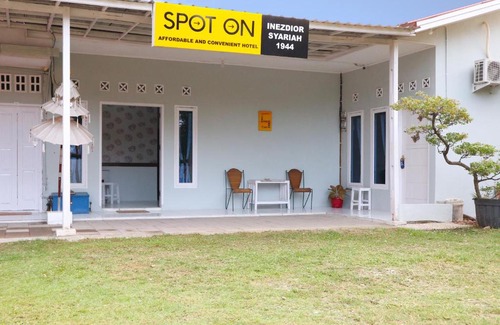 Padang Hotel | SPOT ON 1944 Inezdior