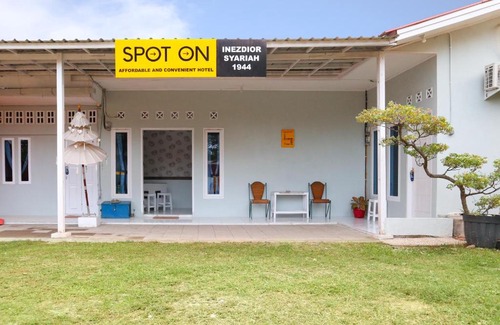 Padang Hotel | SPOT ON 1944 Inezdior