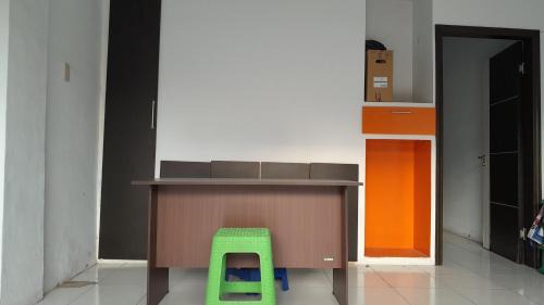 Deli Serdang Hotel | SPOT ON 92481 Modena Homestay Syariah Near SD Negeri