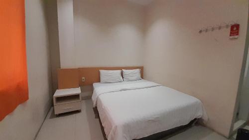 Deli Serdang Hotel | SPOT ON 92481 Modena Homestay Syariah Near SD Negeri