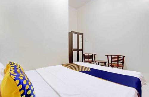 Jatibarang Hotel | SPOT ON 92926 Guest House Cemara 1 Syariah