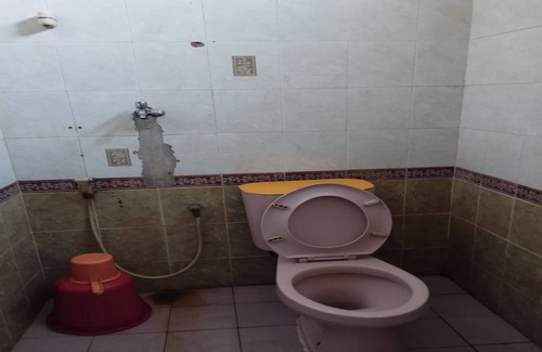Kalimantan Hotel | SPOT ON 93534 Losmen Karunia Katingan Near Kantor Sekretariat PPK Katingan Kuala