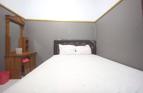Tulungagung Hotel | SPOT ON 93620 Anisa Homestay Syariah Near Pantai Gemah Tulungaggung