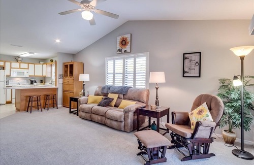 Highland Villa | SPOTLESS VILLA ! FULLY FURNISHED - JUST BRING YOUR GOLF CLUBS !