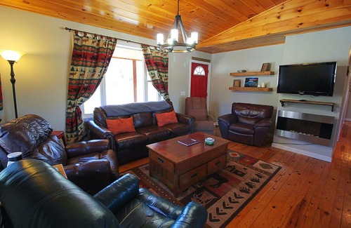 Rangeley House | Spotted Fawn - Recently updated three bedroom, two bath home located near the village of Oquossoc