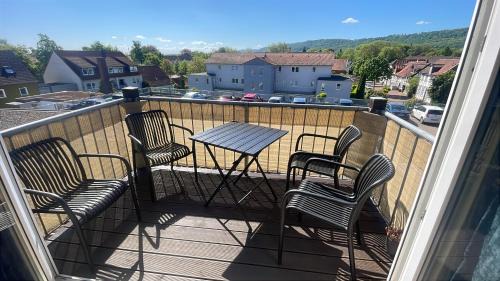 Region Hannover District Apartment | SPR-Helle Wohnung mit Balkon, EBK, WLAN, Netflix, 24 Stunden self checkin