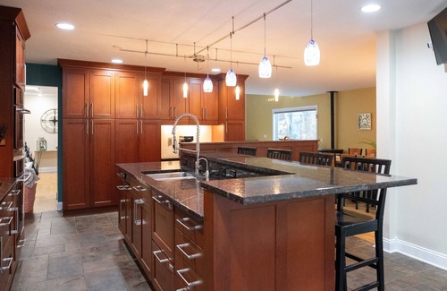 West Olive House | Sprawling 14.75 acre destination with private pool and hot tub