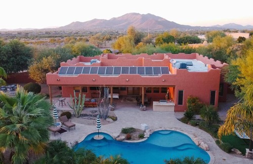 Desert Hills House | Sprawling Arizona Oasis w/Dream Backyard