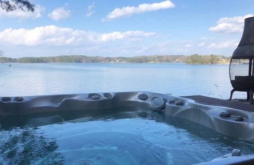 Buford House | Sprawling Lake Lanier Estate with Private Hot Tub, Deep-Water Dock & Slip