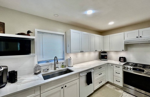 Wichita House | Sprawling ranch W/HUGE Yard, Patio, & W/D