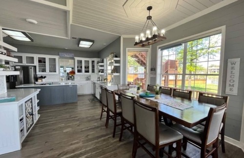 Cedar Creek Reservoir House | Sprawling Waterfront Haven with Private Dock & Boat Rental Option