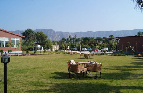 Faridabad House | Spree Farmstay, Faridabad