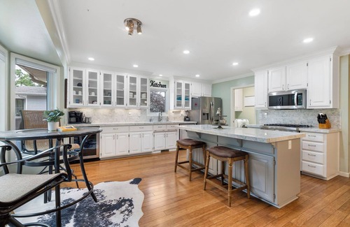 Bella Vista House | Spring Available! Lakefront, Dock, Remodeled, Views, screen porch, Kayaks!