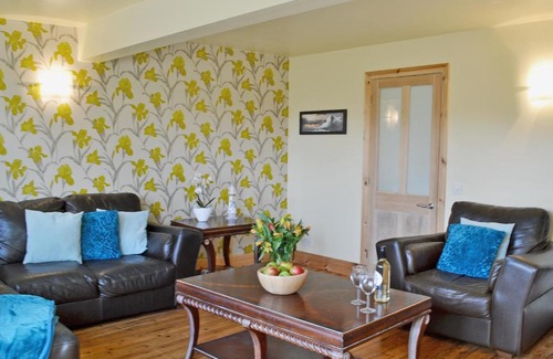 Whippingham House | Spring Cottage