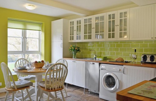Whippingham House | Spring Cottage