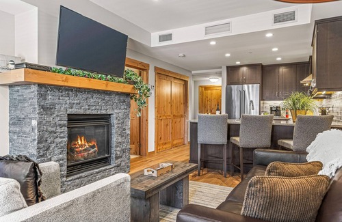 Canmore Condo | Spring Creek King Suite at White Spruce Lodge