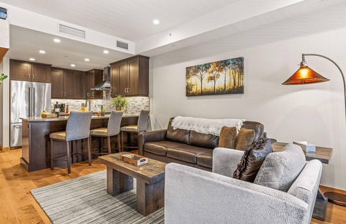 Canmore Condo | Spring Creek King Suite at White Spruce Lodge