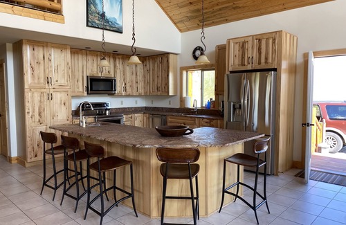 Clyde Park Cabin | Spring Creek Lodge near Yellowstone National Park