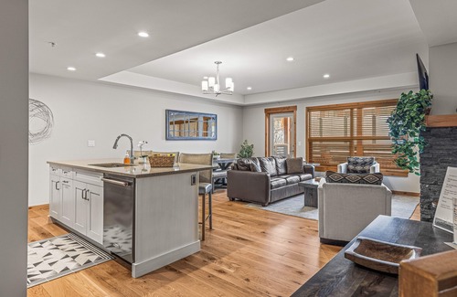 Canmore Condo | Spring Creek Spacious Luxury at White Spruce Lodge