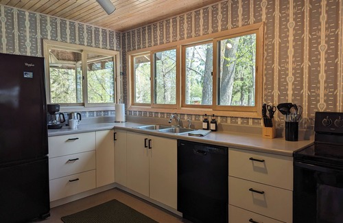 Brainerd Cabin | Spring Fishing on South Long l Walleye & Relaxation