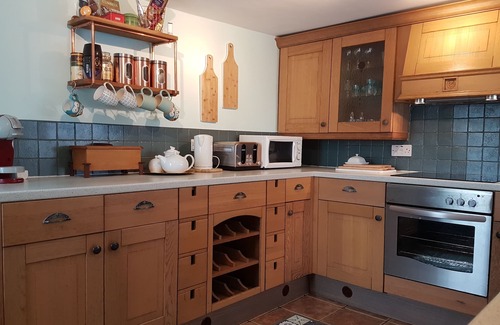 Kirkby-in-Furness Cottage | 'Spring Garden' Dog Friendly, Comfy Cottage