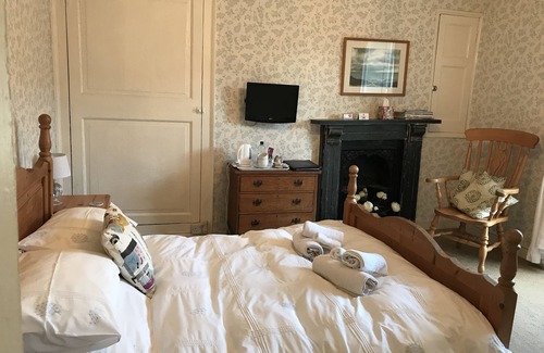 Egloshayle Bed & Breakfast | Spring Gardens B&B